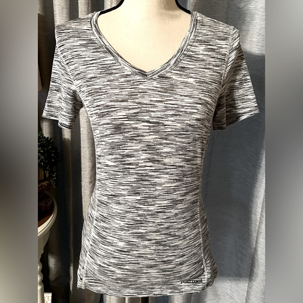 Marmot Womens Size Small Grey Gray White V-Neck Athletic Shirt Top Open Back